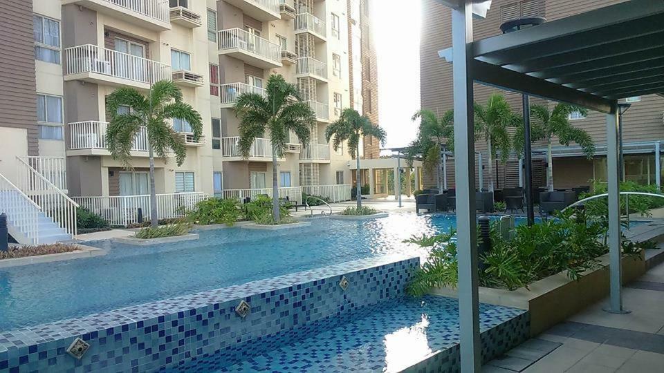 Marquee Residences Angeles Exterior photo