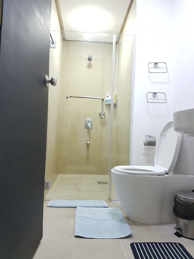 Marquee Residences Angeles Exterior photo