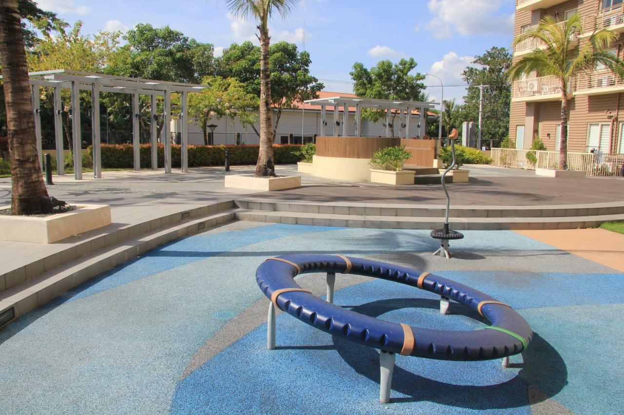 Marquee Residences Angeles Exterior photo