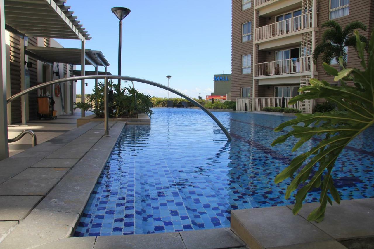 Marquee Residences Angeles Exterior photo